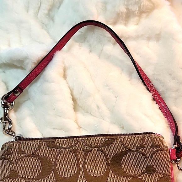 Coach wristlet - Picture 2 of 9